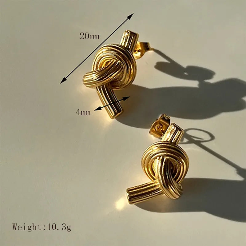 ARETES DORADOS NUDO