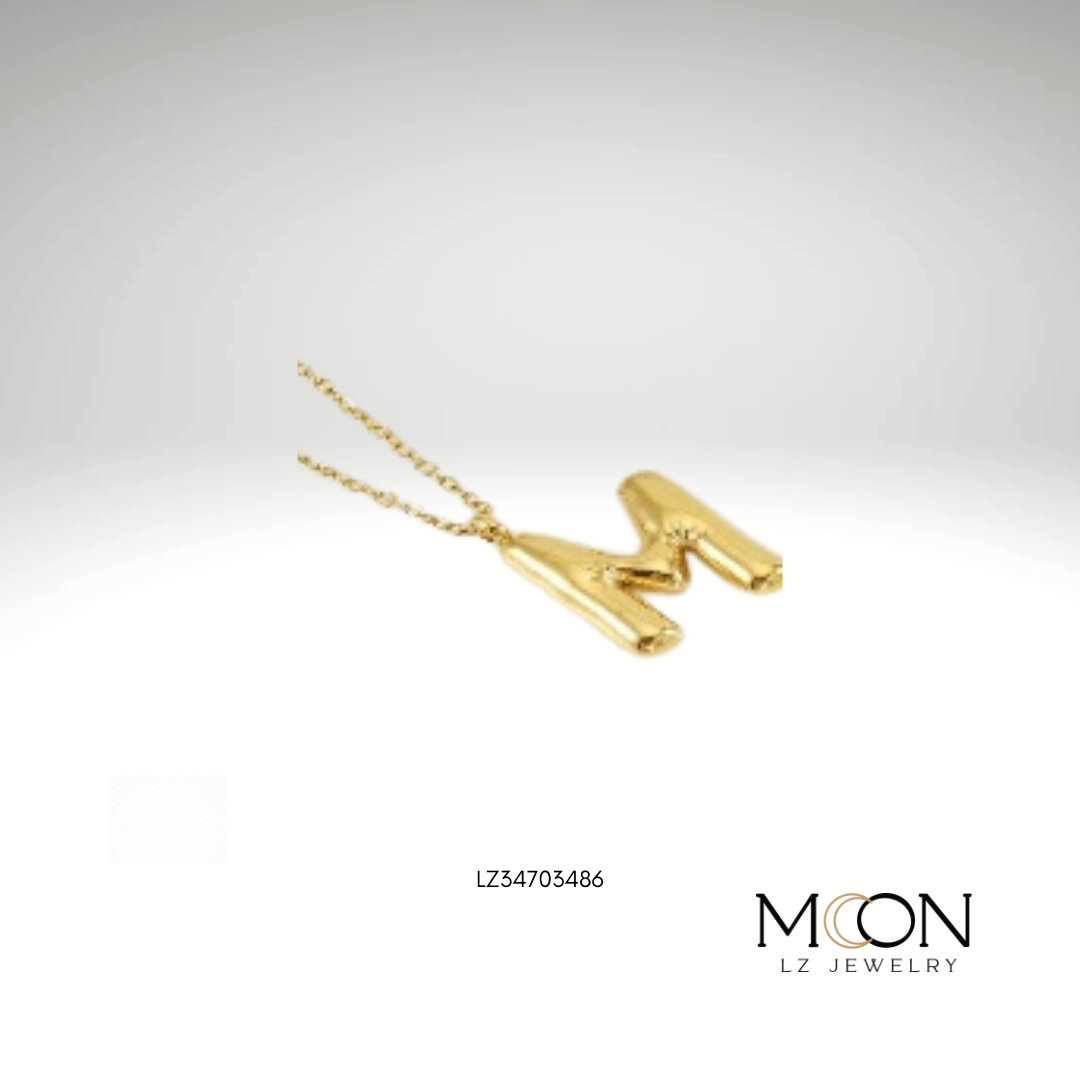 COLLAR DORADO CON LETRA M GLOBO
