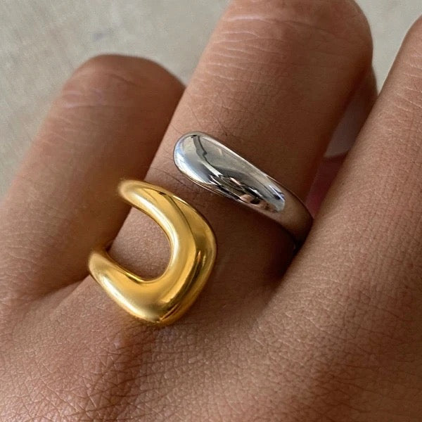 ANILLO ABIERTO MINIMALISTA