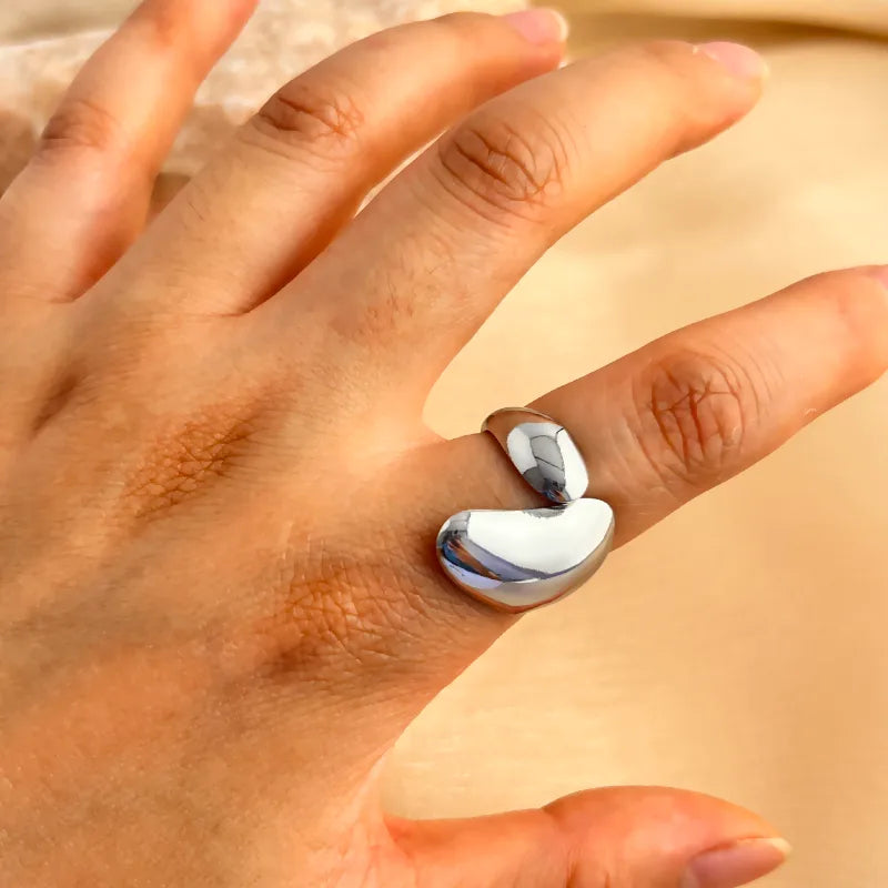 ANILLO GEOMETRICO MINIMALISTA