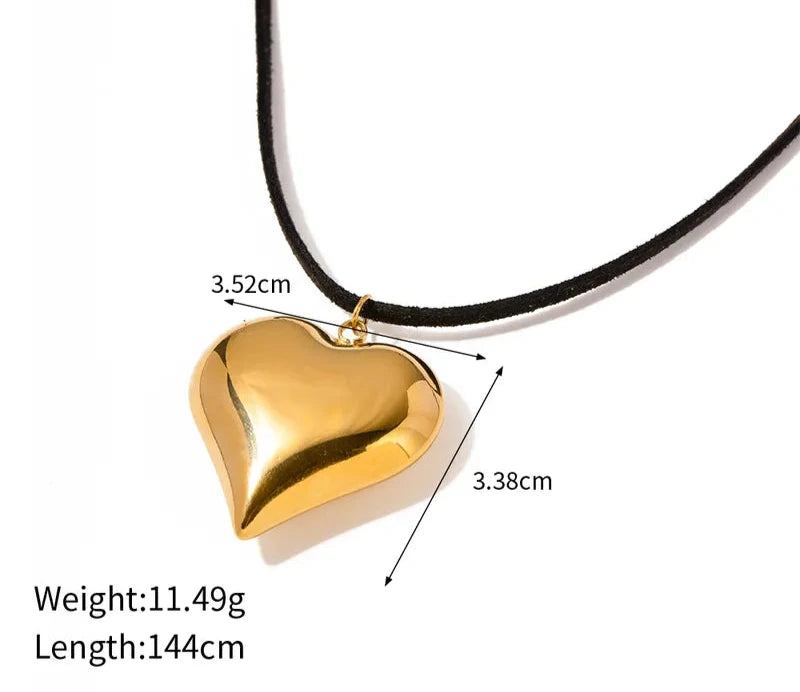 COLLAR NEGRO C/CORAZON