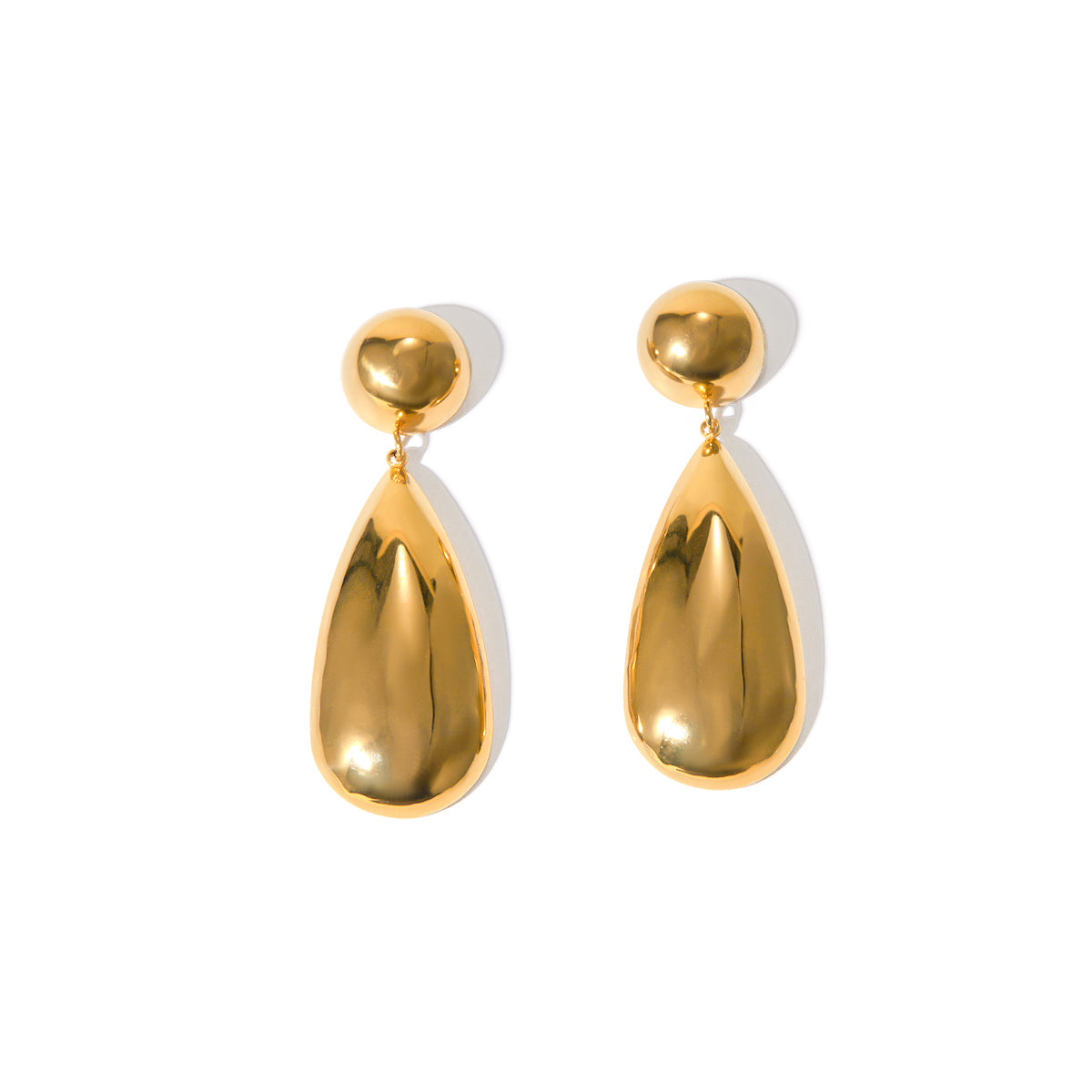 Arete gota colgante dorado