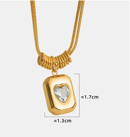 COLLAR CON CUADRO DE DIAMANTE DE CORAZON