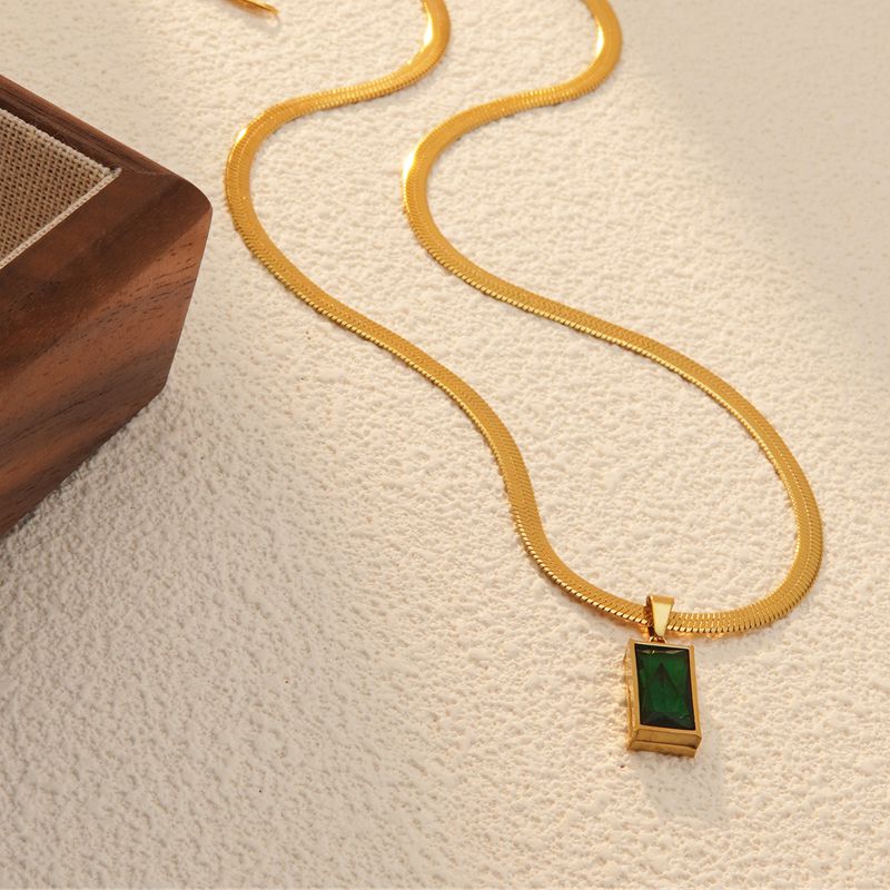SET COLLAR CON ARETES PIEDRA VERDE