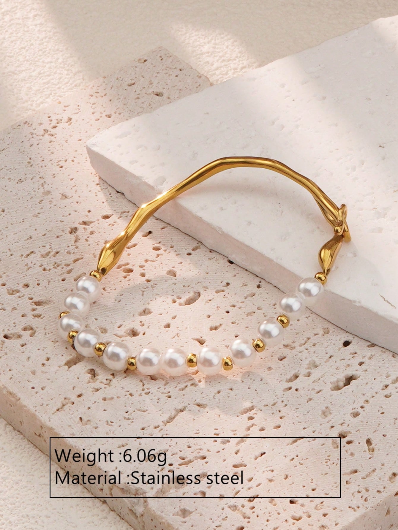 PULSERA DE PERLAS CON DORADO