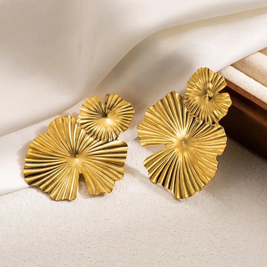 ARETES DORADOS FLOR GDE 1033