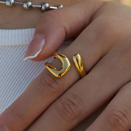 ANILLO ABIERTO MINIMALISTA