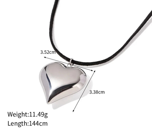 COLLAR  NEGRO C/CORAZON