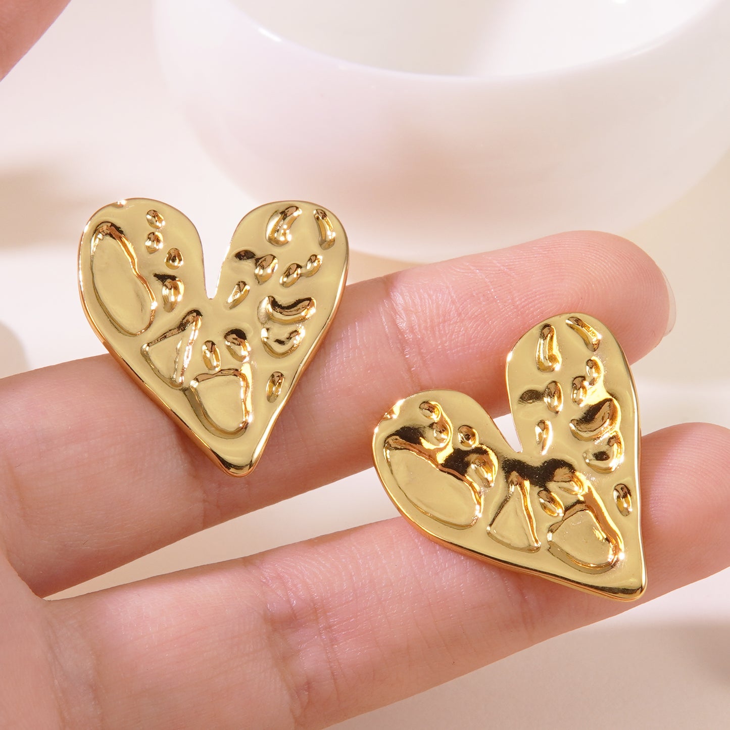 ARETES CORAZON DE LAVA
