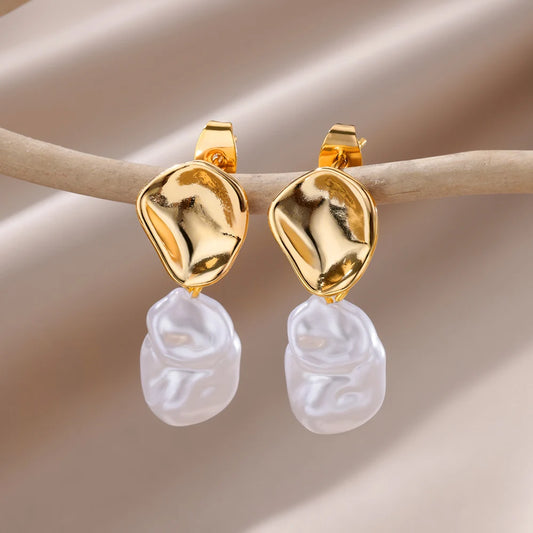 ARETES DORADOS CON PERLAS DE GOTA